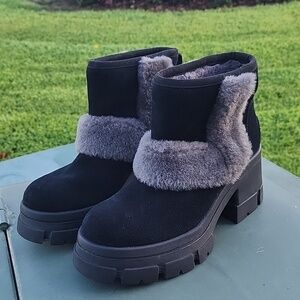 UGG BROOKLYN SUNBURST Boots Size 11 SN 1145710
